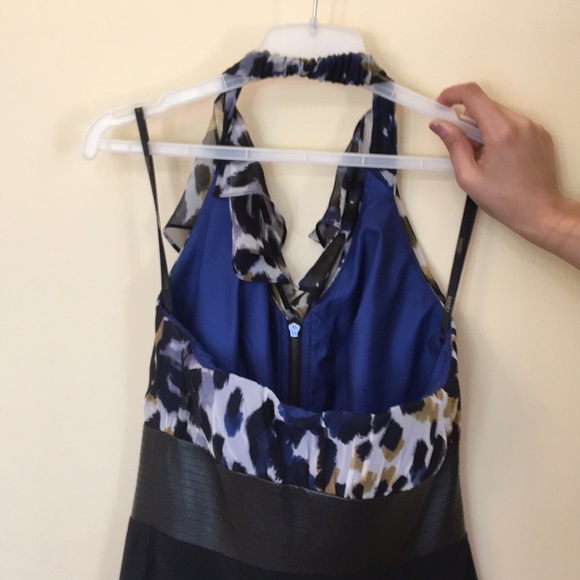 Laundry halter top dress with front zipper - Picture 6 of 6